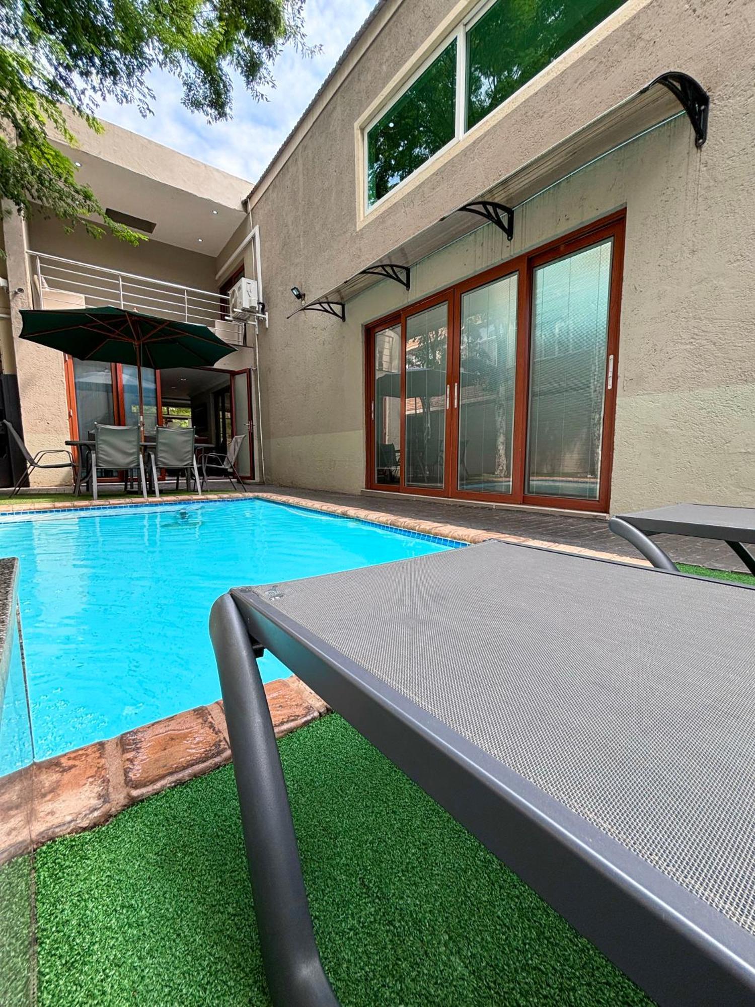 The Pillows Suite Pretoria Exterior photo